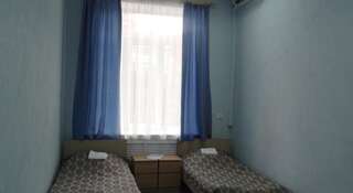 Гостиница  Галчонок Самара Стандартный двухместный номер с 1 кроватью или 2 отдельными кроватям-4